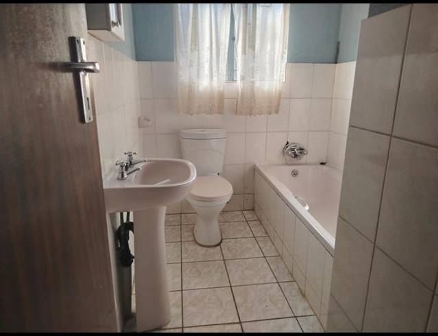 3 BEDROOM PROPERTY TO RENT IN BENDOR